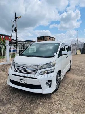 Toyota Voxy 2013 White