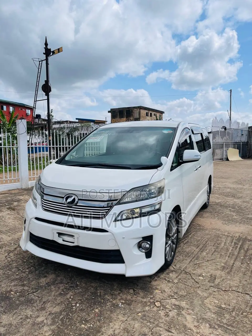 Toyota Voxy 2013 White