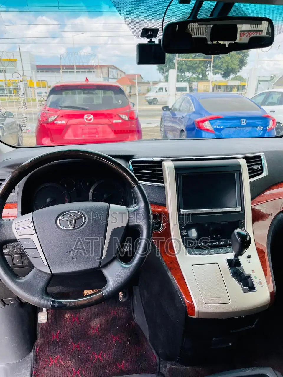 Toyota Voxy 2013 White