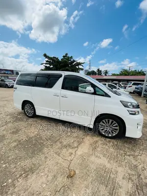 Toyota Voxy 2013 White