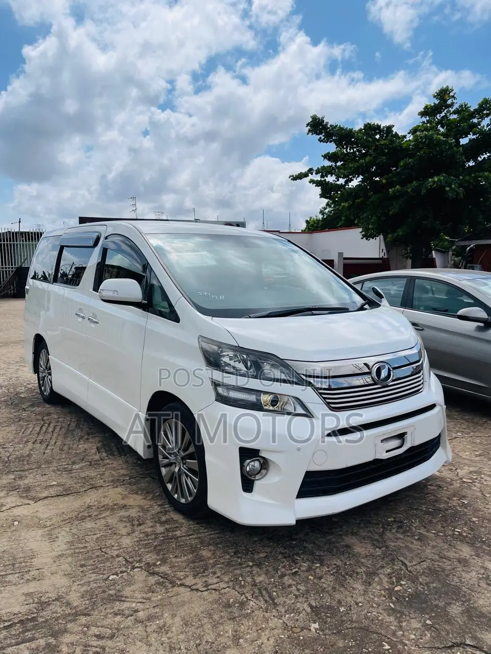 Toyota Voxy 2013 White