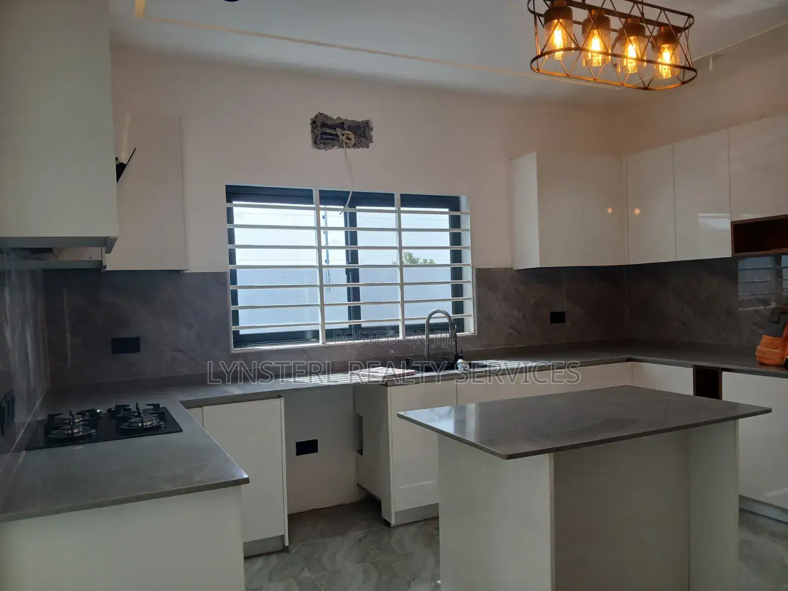 3bdrm Bungalow in Oyarifa Mall Area for sale