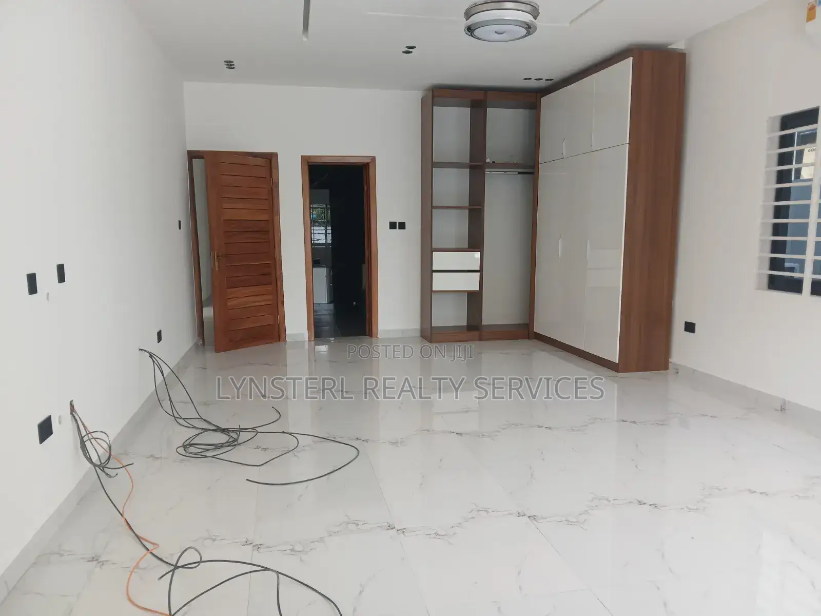 3bdrm Bungalow in Oyarifa Mall Area for sale