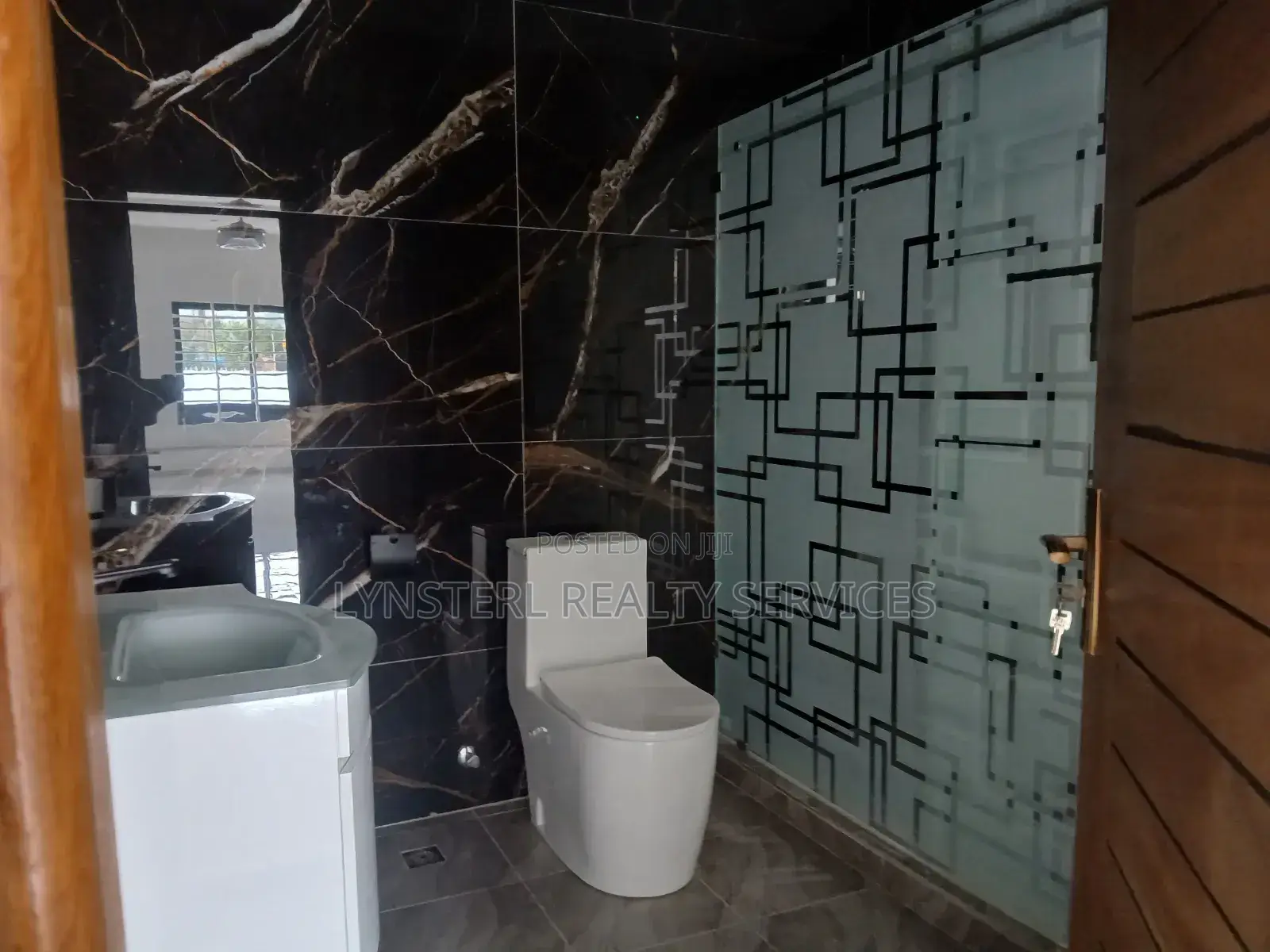 3bdrm Bungalow in Oyarifa Mall Area for sale