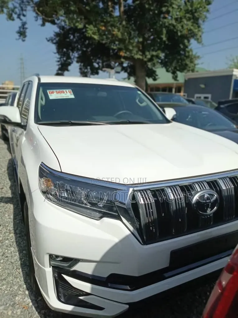 Toyota Land Cruiser Prado 2019 White