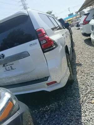 Toyota Land Cruiser Prado 2019 White