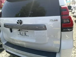Toyota Land Cruiser Prado 2019 White
