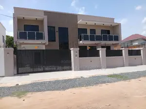 4bdrm Duplex in Housing Down for sale