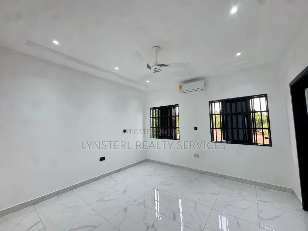 4bdrm Duplex in Housing Down for sale