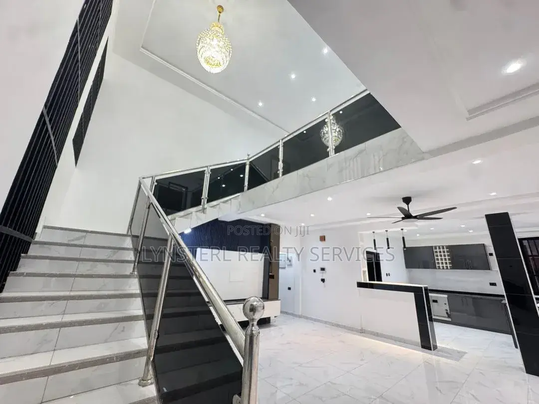 4bdrm Duplex in Housing Down for sale