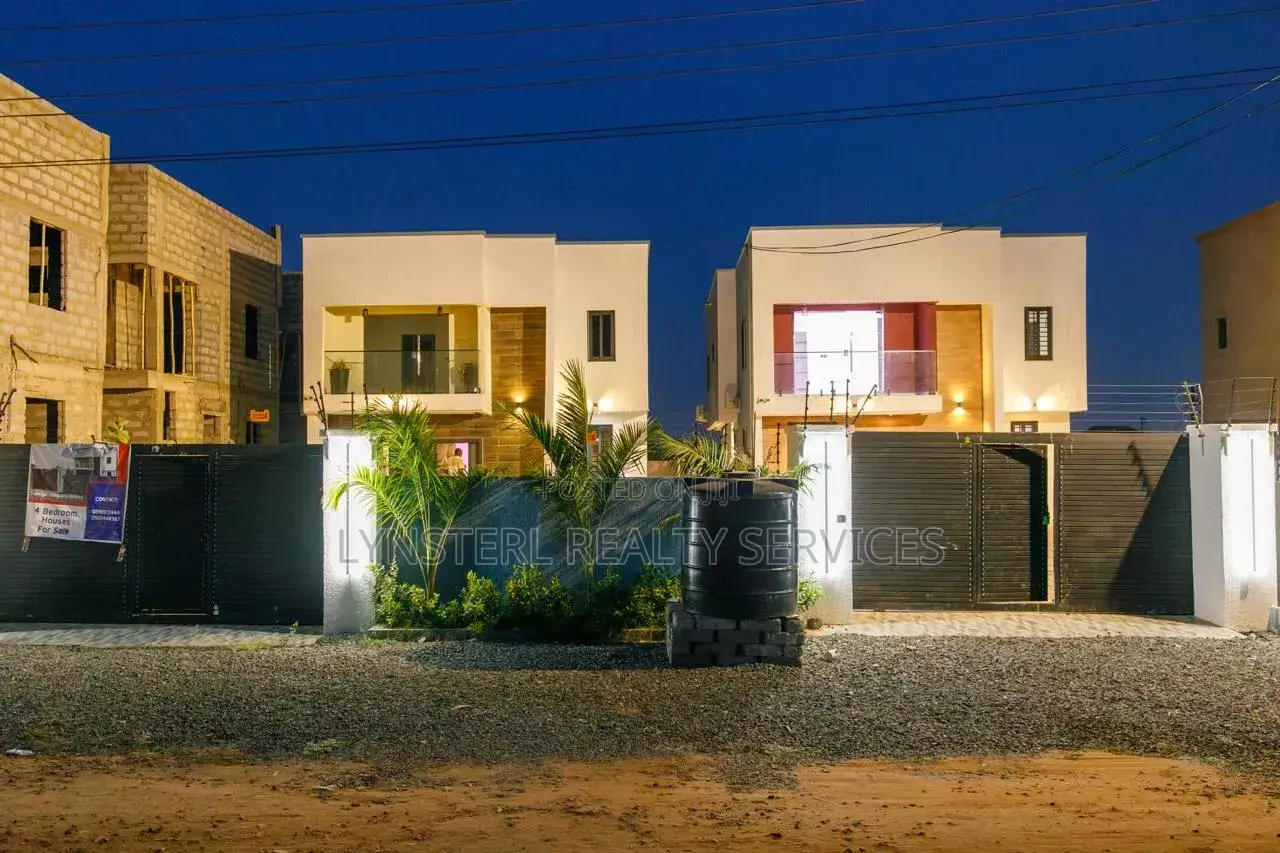 4bdrm Duplex in Community 25 for sale