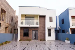 4bdrm Duplex in Community 25 for sale