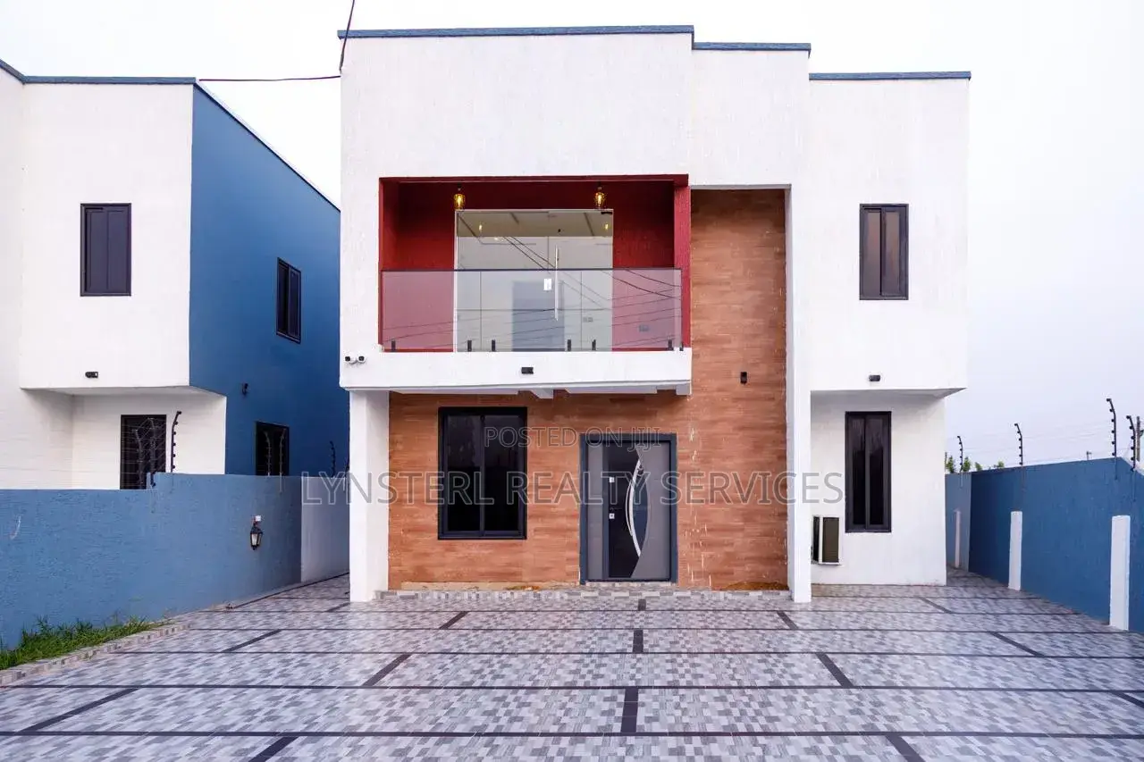 4bdrm Duplex in Community 25 for sale