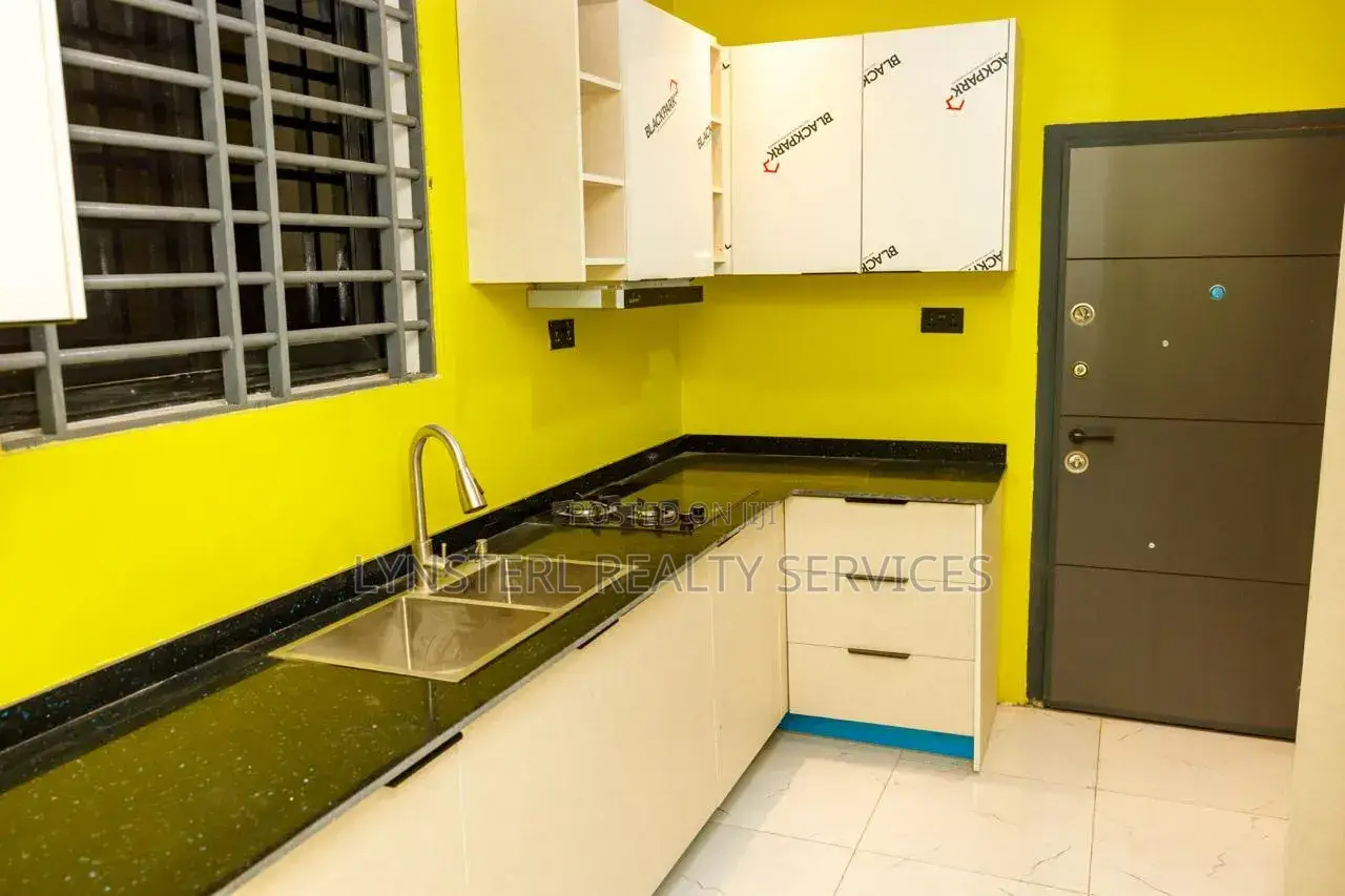 4bdrm Duplex in Community 25 for sale