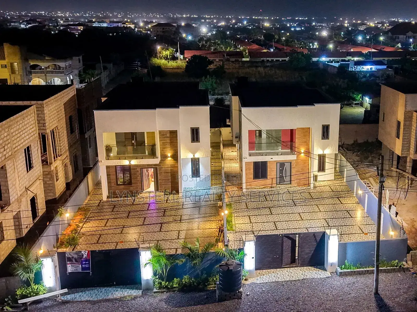 4bdrm Duplex in Community 25 for sale