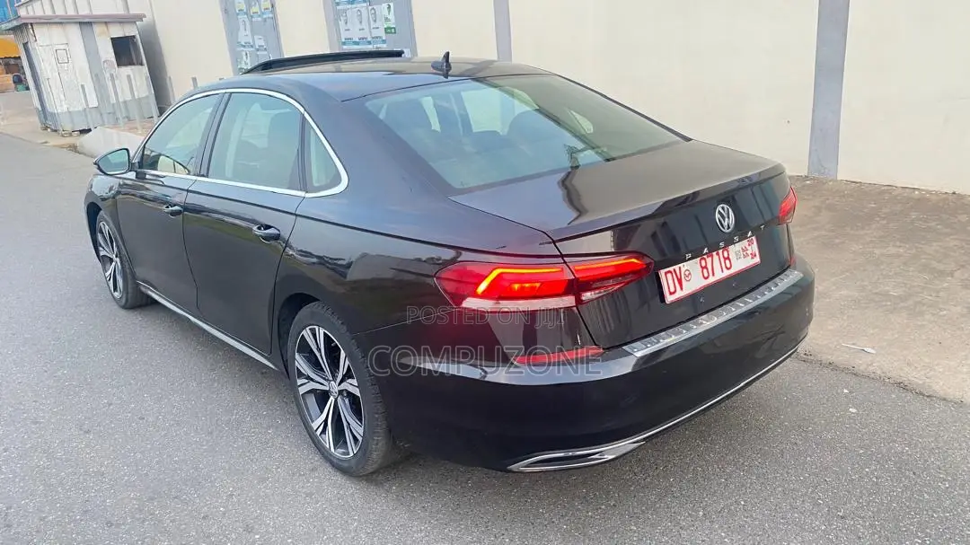Volkswagen Passat 2.0T SE 2021 Black