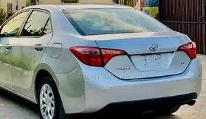 Toyota Corolla LE Eco (1.8L 4cyl 2A) 2019 Gray
