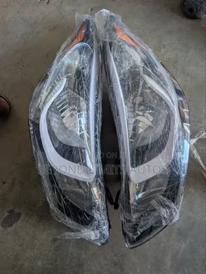 Hyundai Elantra 2014 -2016 Headlight Pair