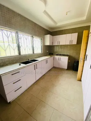 4bdrm House in Sefdard Properties, Amasaman for rent