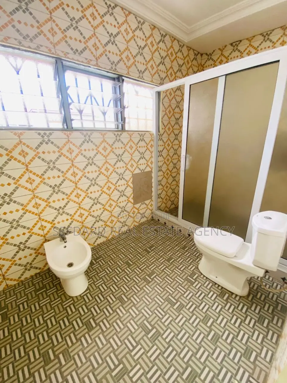 4bdrm House in Sefdard Properties, Amasaman for rent