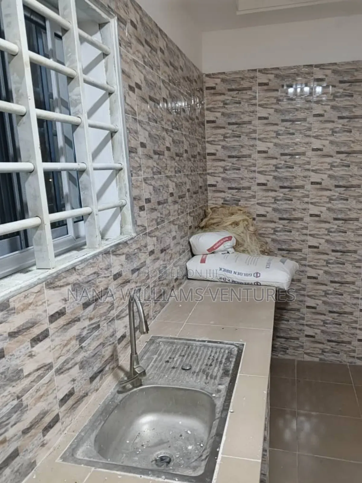 3bdrm Duplex in Kutunsa Amsaman, Amasaman for rent
