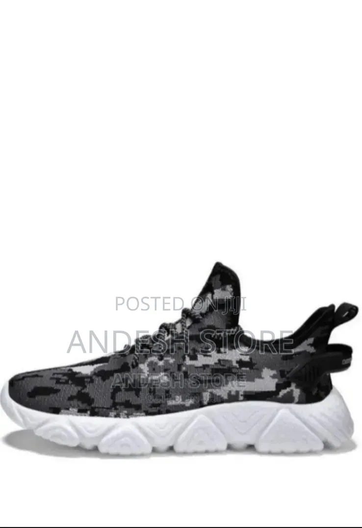 Men Sneakers White, Black And White Colour
