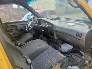 Kia Pregio 2002 Yellow