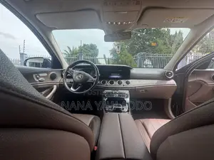 Mercedes-Benz E200 2017 Black