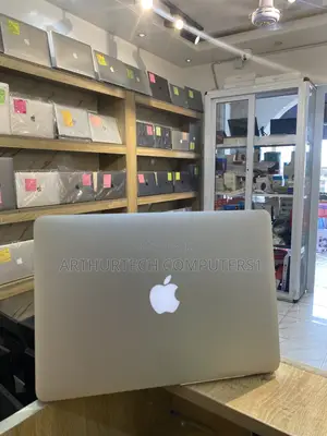 Laptop Apple MacBook 2013 8GB Intel Core i5 SSD 256GB