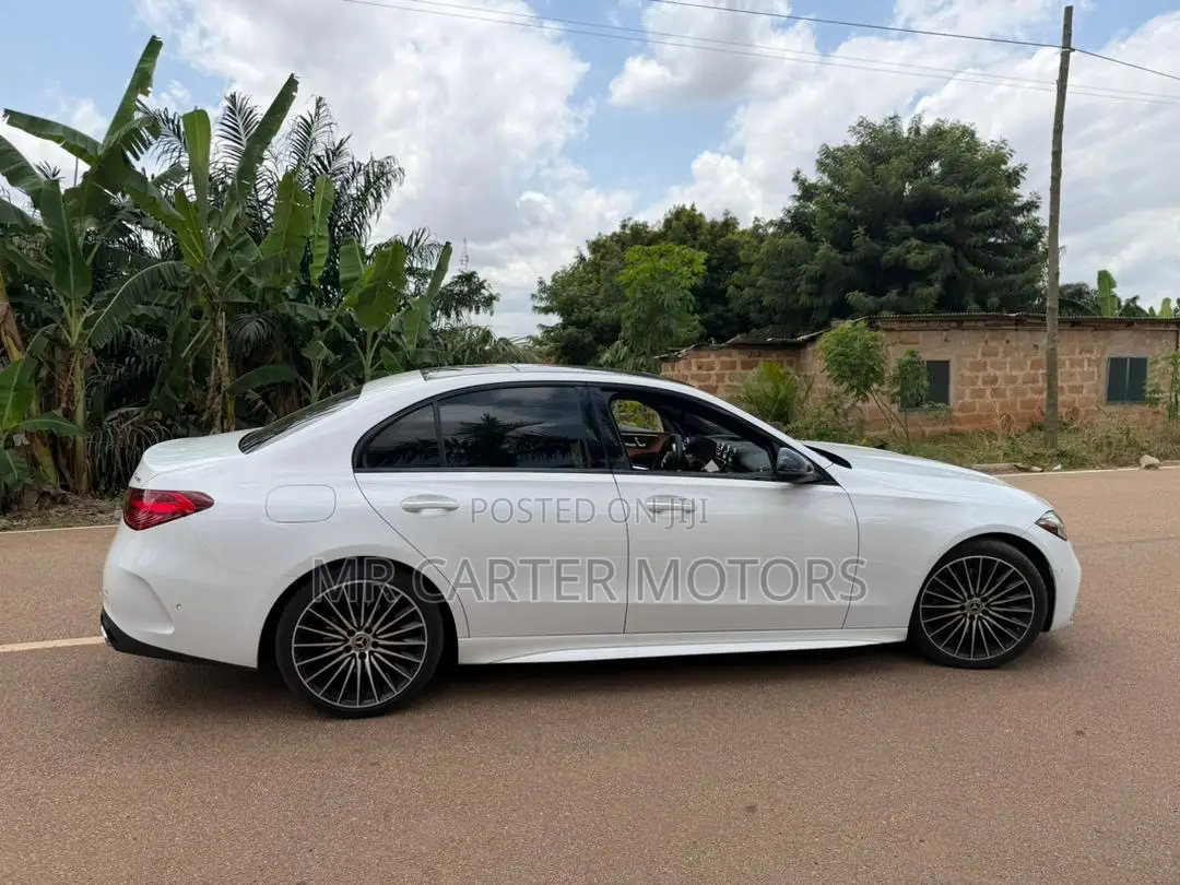 Mercedes-Benz C300 2022 White