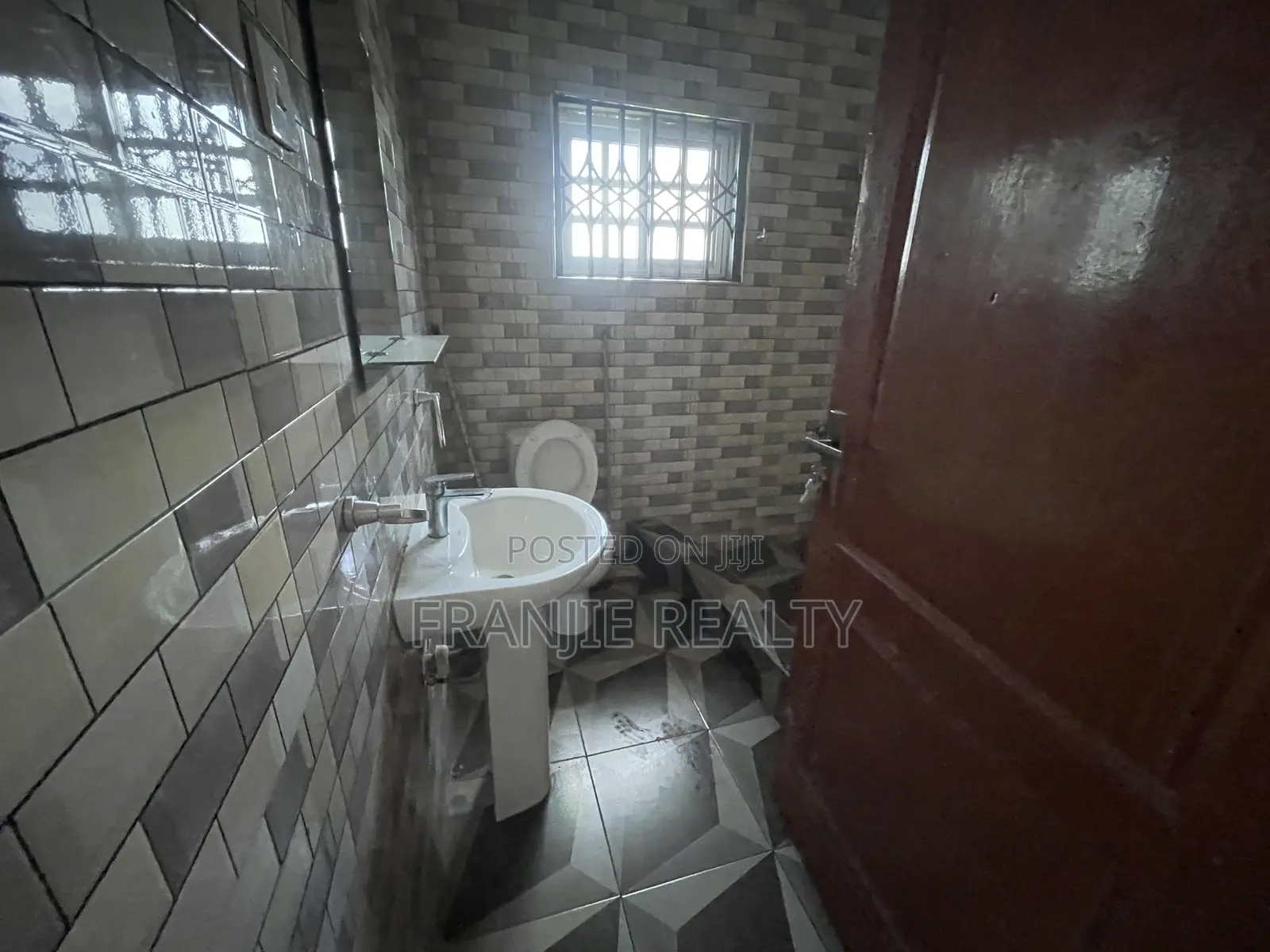 3bdrm Apartment in Franjie Realty, Weija for rent