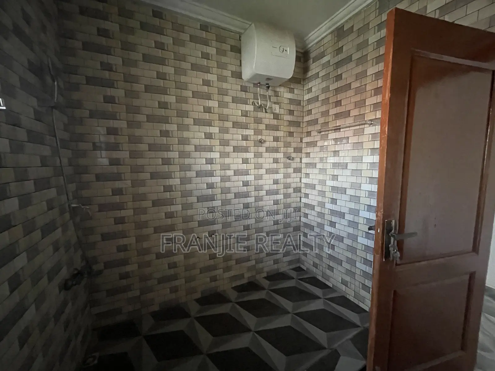3bdrm Apartment in Franjie Realty, Weija for rent