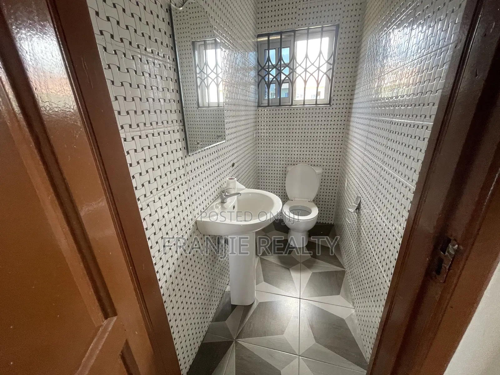 3bdrm Apartment in Franjie Realty, Weija for rent