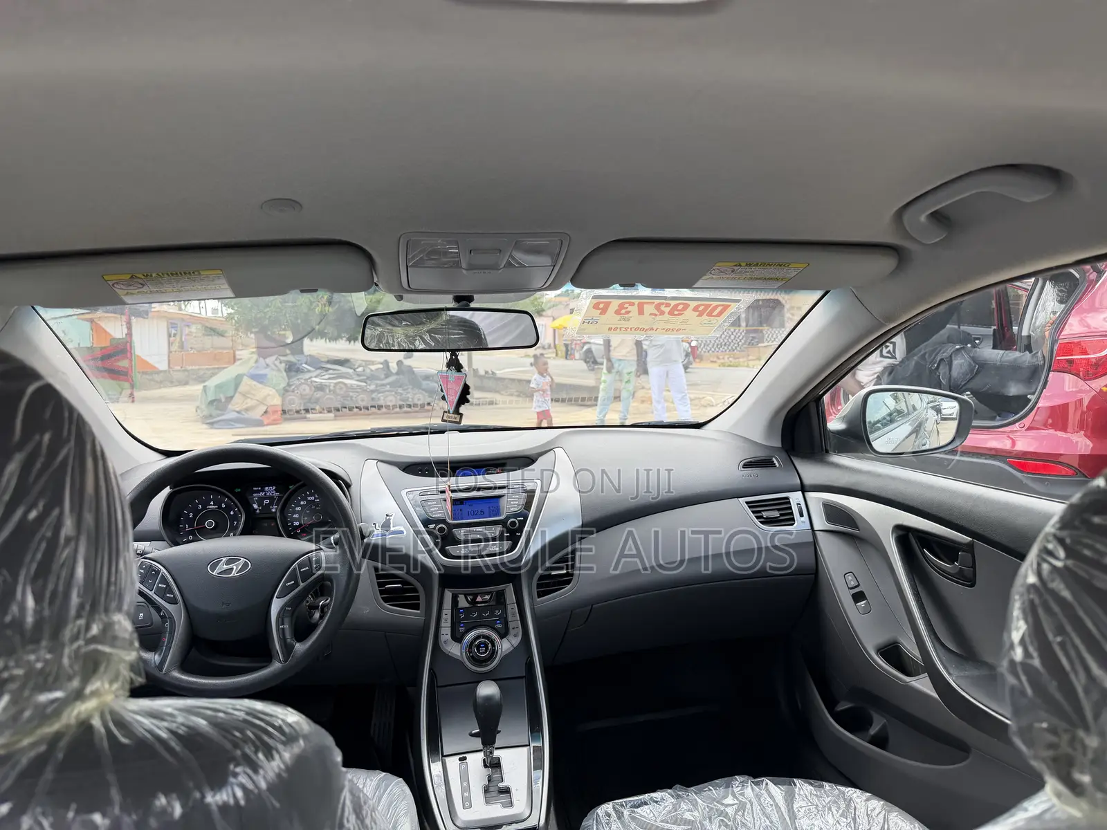 Hyundai Elantra GLS Sedan FWD (1.8L 4cyl 6M) 2013 Gold