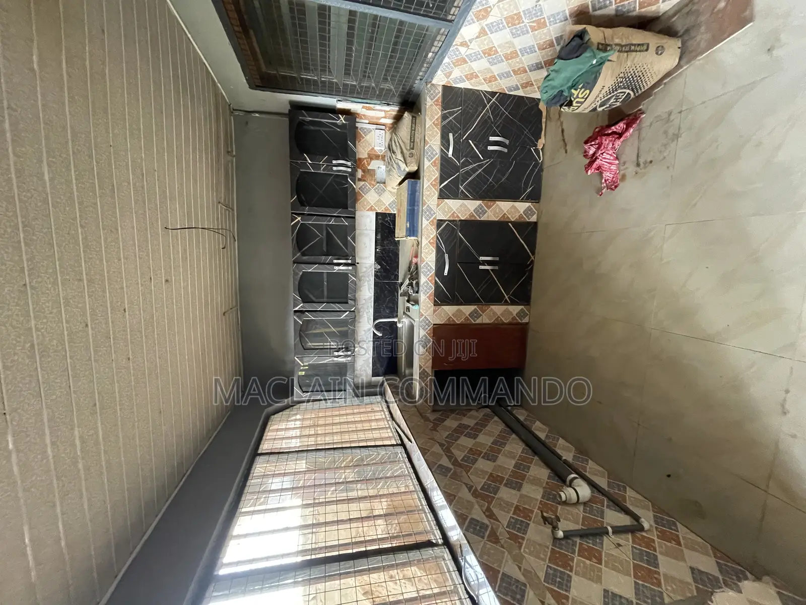 Furnished 1bdrm Room & Parlour in Maclain Commando, Ledzokuku-Krowor