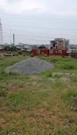 4 Plots by Road Pokuase-Ayawaso