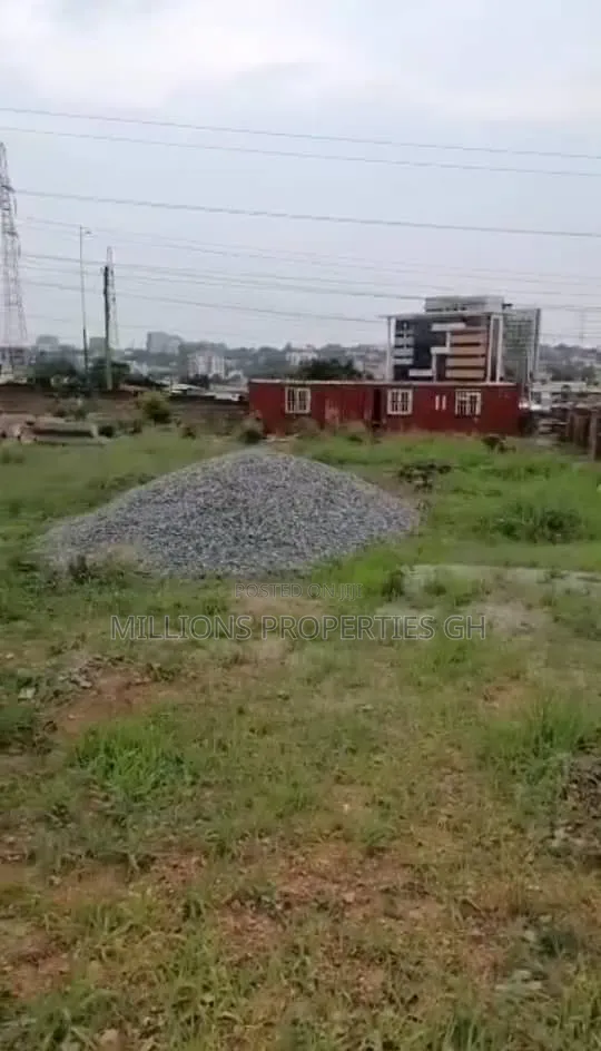 4 Plots by Road Pokuase-Ayawaso
