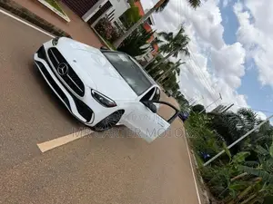 Mercedes-Benz C300 2022 White