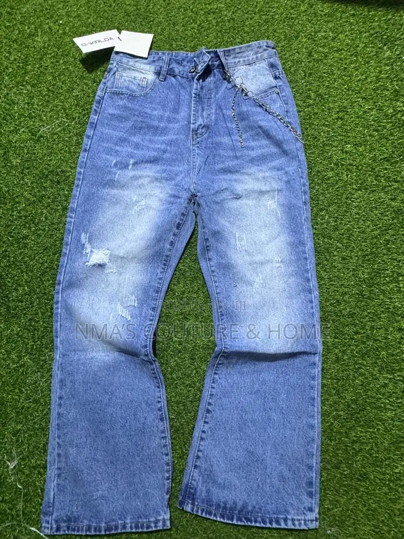 Men’S Stylish Blue Denim Jeans With Chain