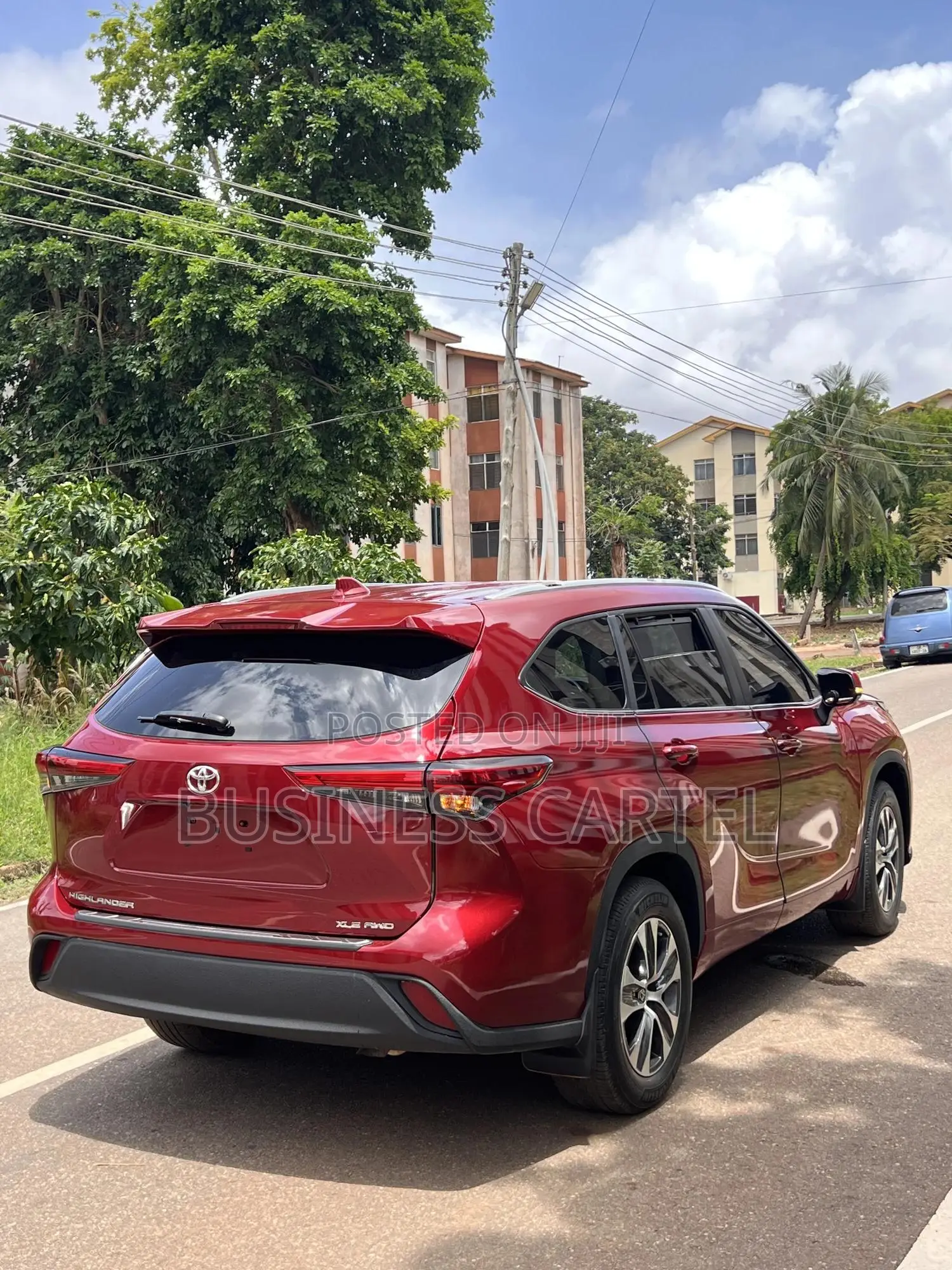 Toyota Highlander XLE AWD 2023 Brown