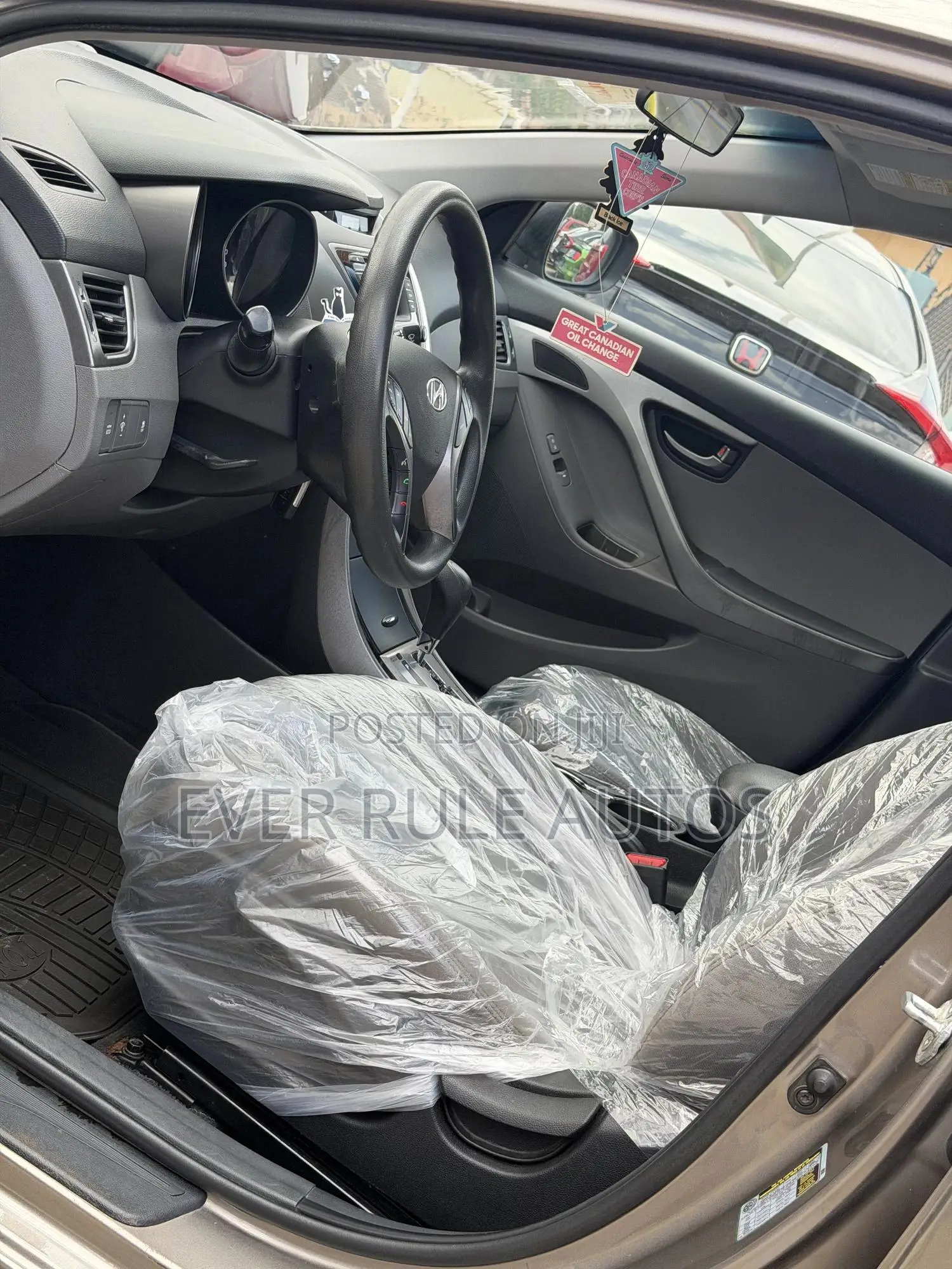 Hyundai Elantra GLS Sedan FWD (1.8L 4cyl 6M) 2013 Gold