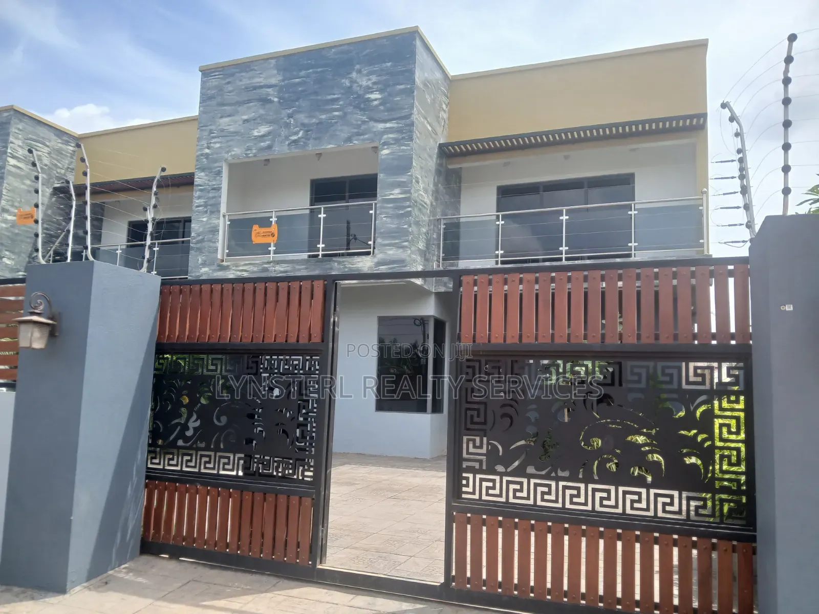 4bdrm Duplex in Oyarifa Mall Area for sale