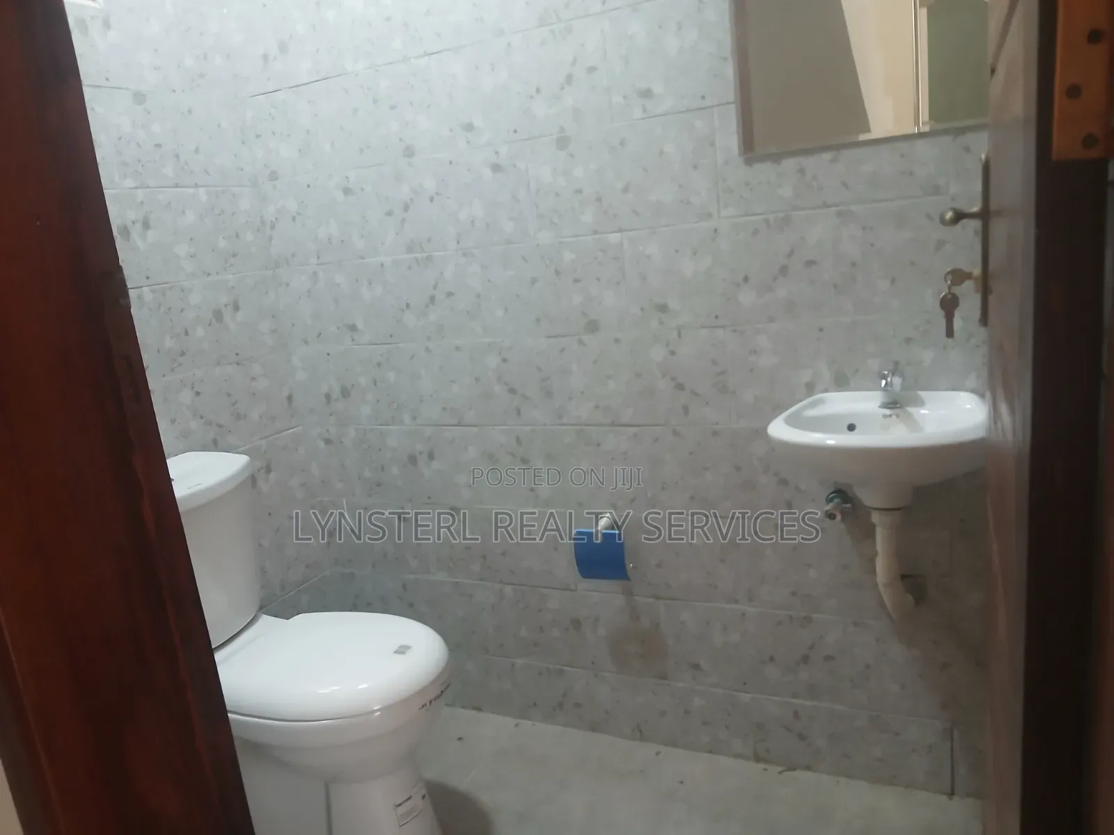 4bdrm Duplex in Oyarifa Mall Area for sale