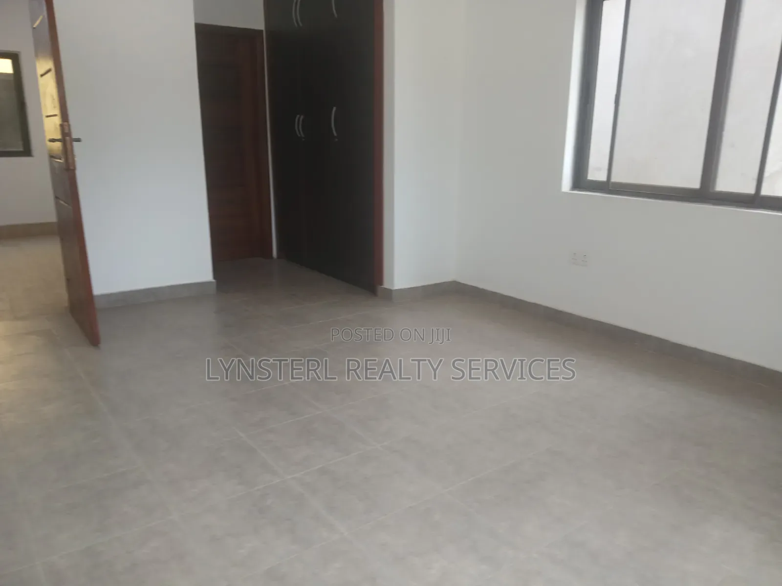 4bdrm Duplex in Oyarifa Mall Area for sale
