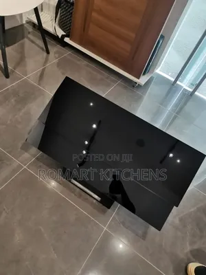 90cm Heat Extractor With Remote Control. Carbon Filters