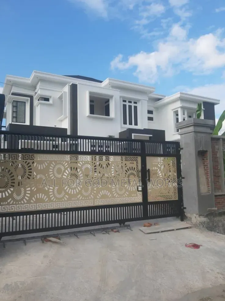 Luxurious Simple Gate