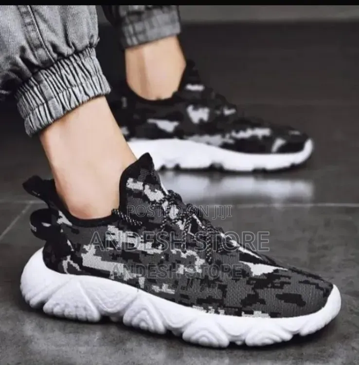 Men Sneakers White, Black And White Colour