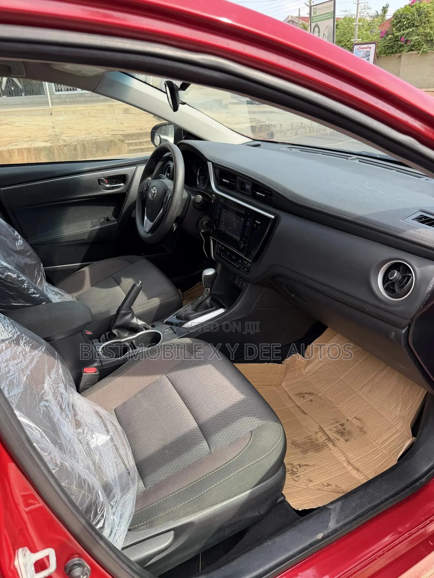Toyota Corolla LE 4dr Sedan (1.8L 4cyl CVT) 2017 Red