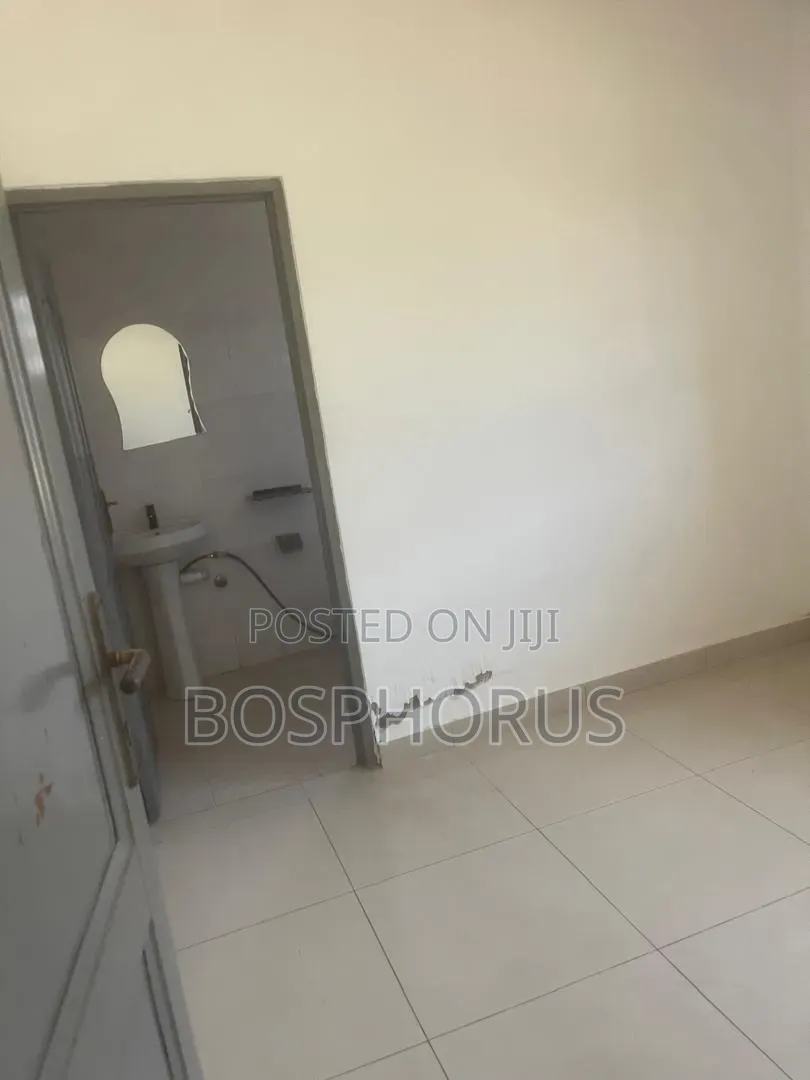 2bdrm Apartment in Mils 7, Mile 7 for rent