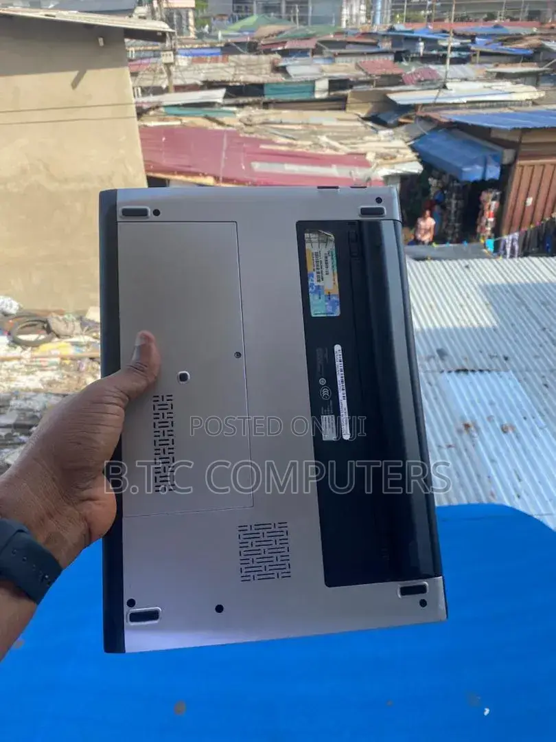 Laptop Dell Latitude 3330 8GB Intel Core i3 HDD+SSD 320GB